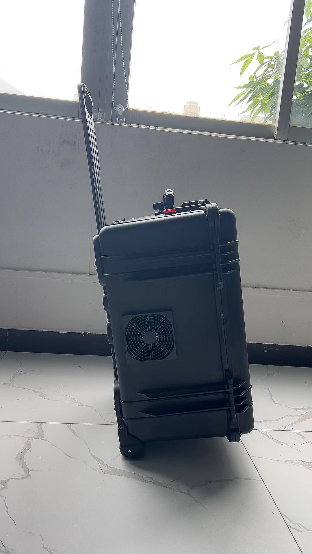 建始手拉箱型移动通信干扰器